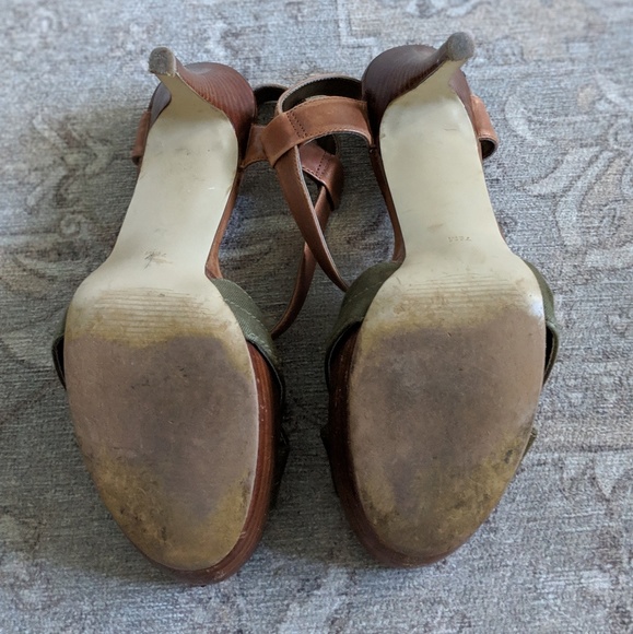 Guess Platform High Heel - Picture 2 of 8